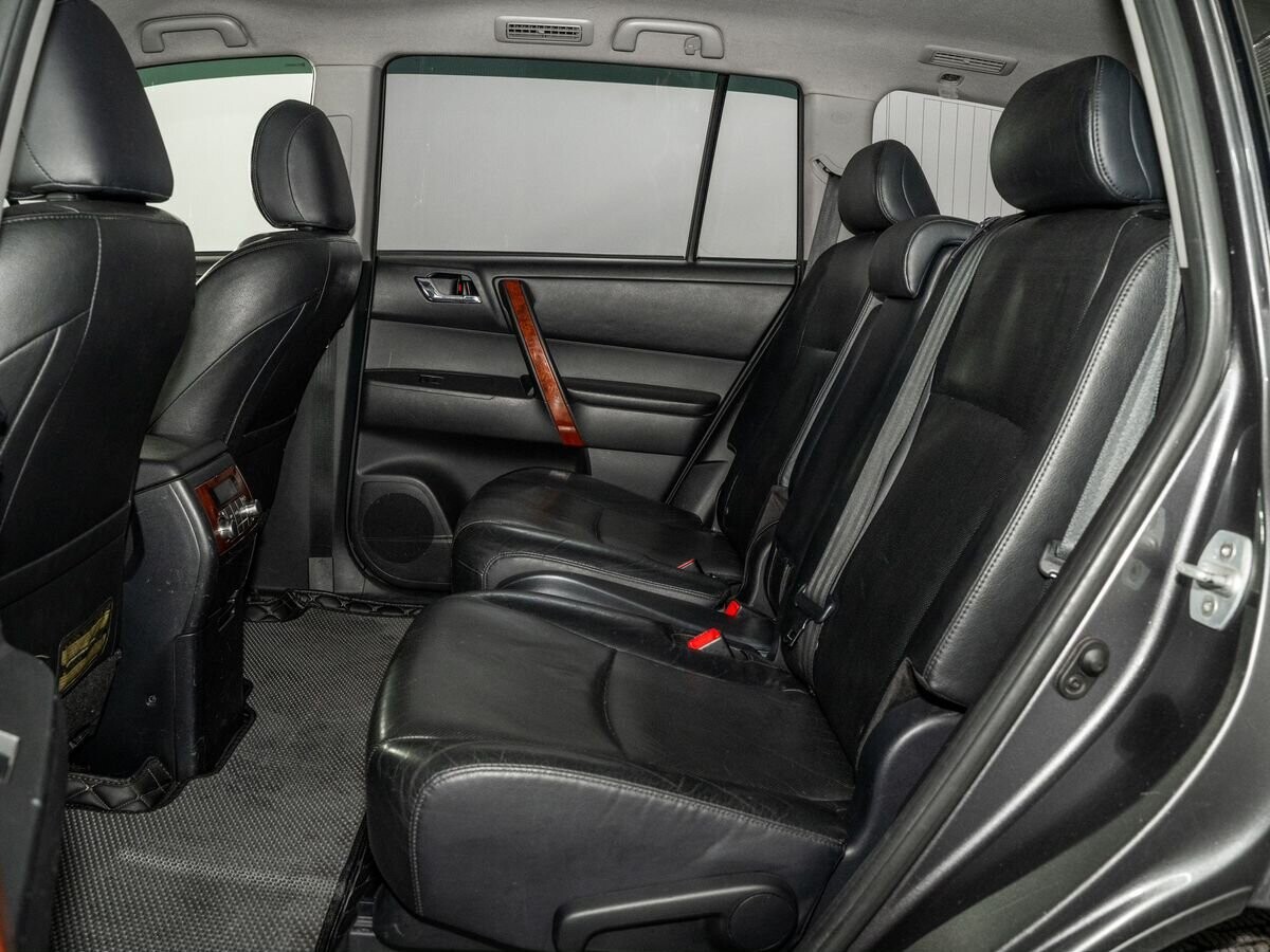 Toyota Highlander 2011 - фото автомобиля