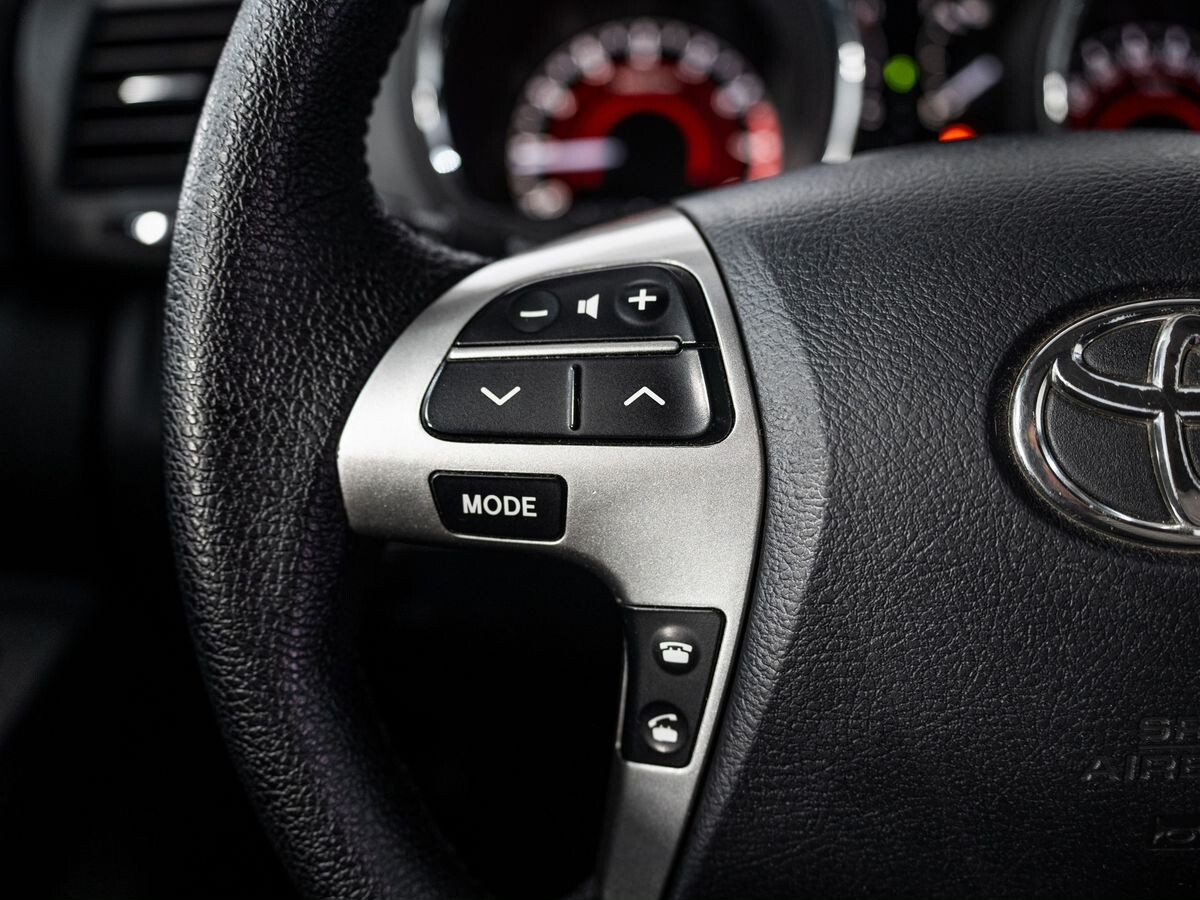 Toyota Highlander 2011 - фото автомобиля