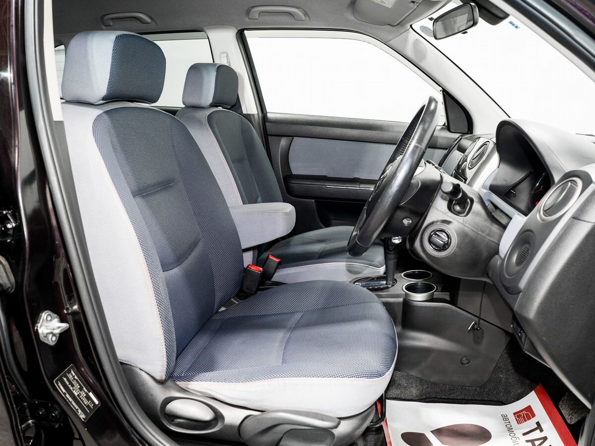 Mazda Verisa 2011 - фото автомобиля