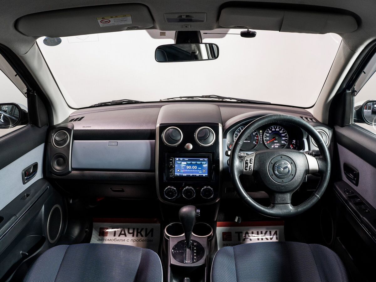 Mazda Verisa 2011 - фото автомобиля