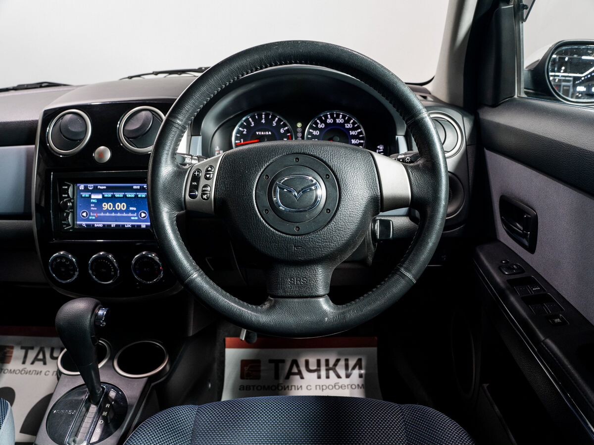 Mazda Verisa 2011 - фото автомобиля
