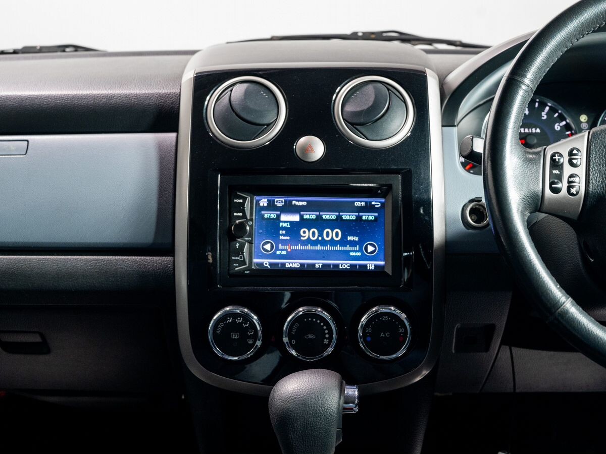 Mazda Verisa 2011 - фото автомобиля