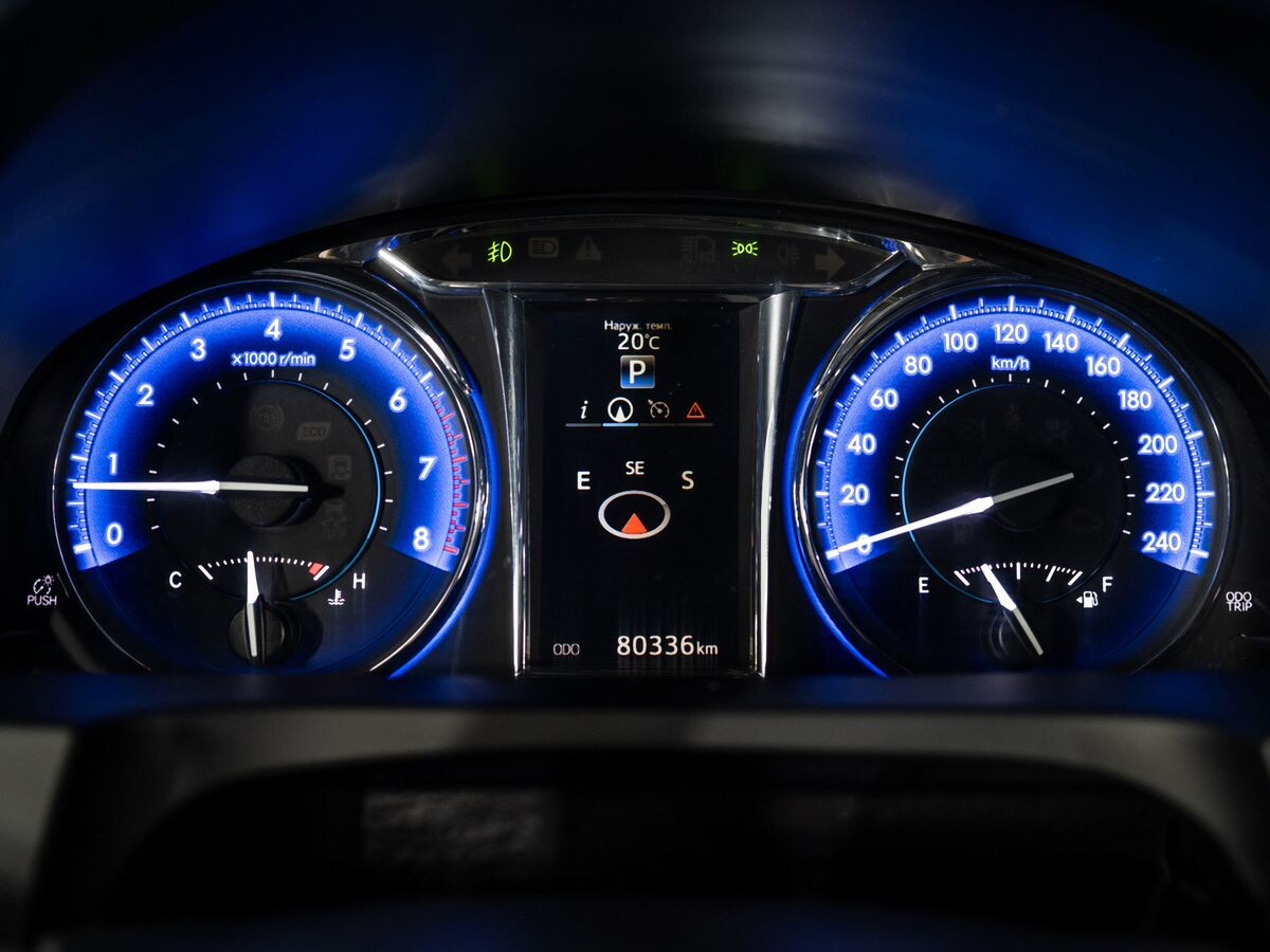 Toyota Camry 2016 - фото автомобиля