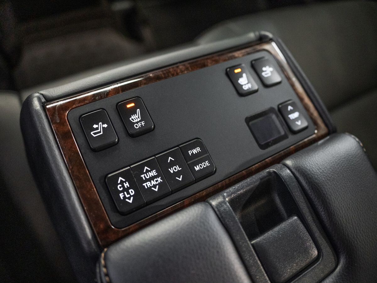 Toyota Camry 2016 - фото автомобиля