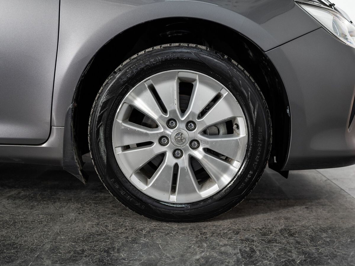 Toyota Camry 2016 - фото автомобиля