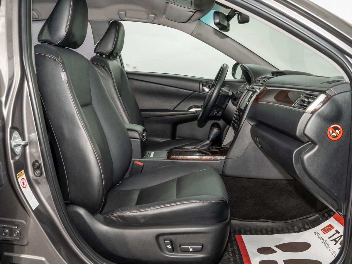 Toyota Camry 2016 - фото автомобиля