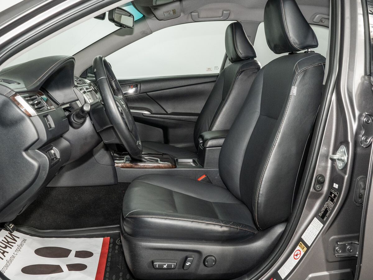 Toyota Camry 2016 - фото автомобиля