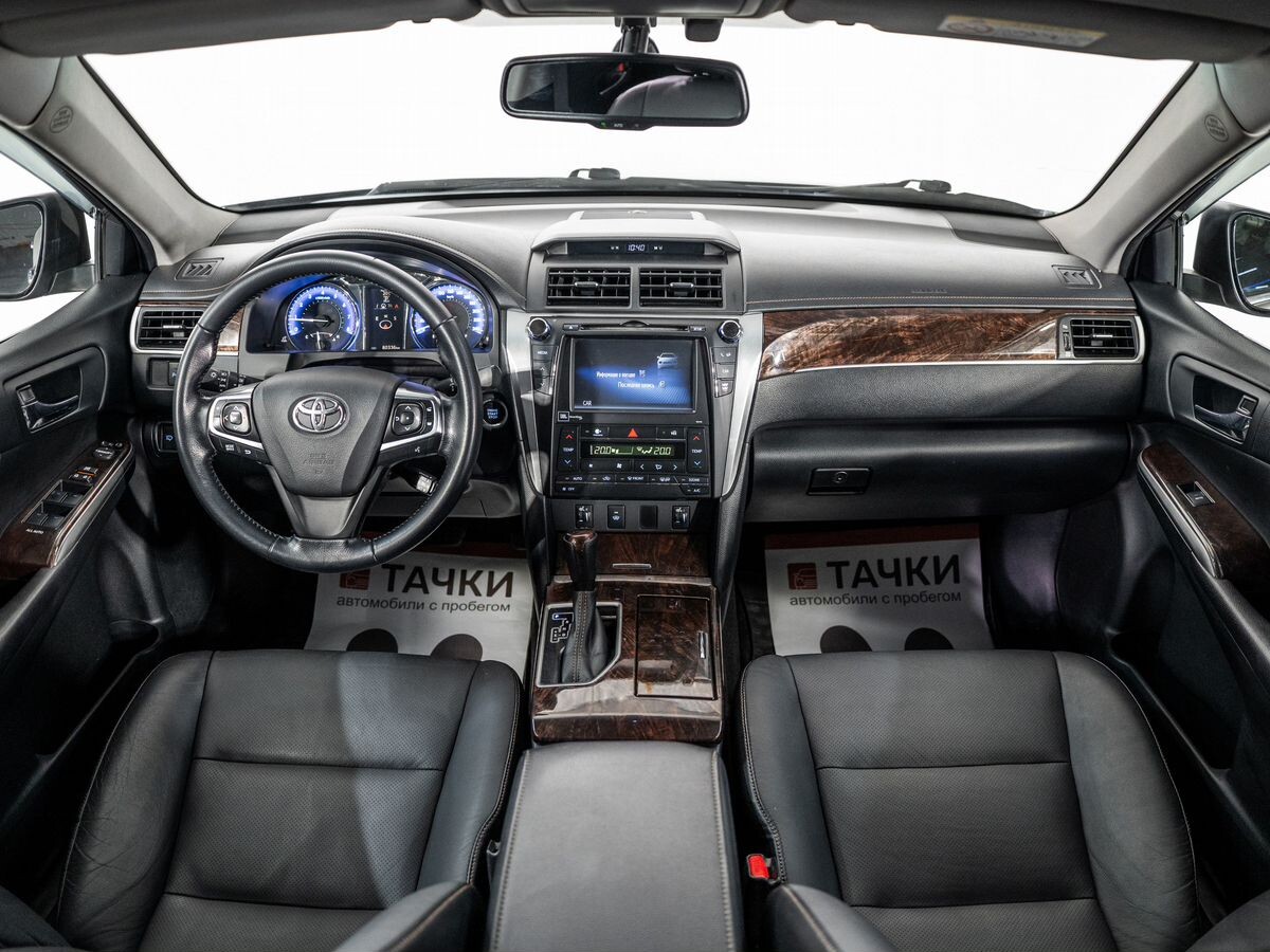 Toyota Camry 2016 - фото автомобиля