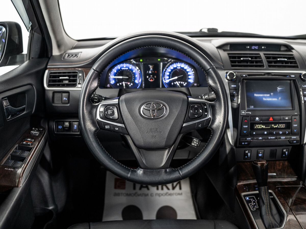 Toyota Camry 2016 - фото автомобиля