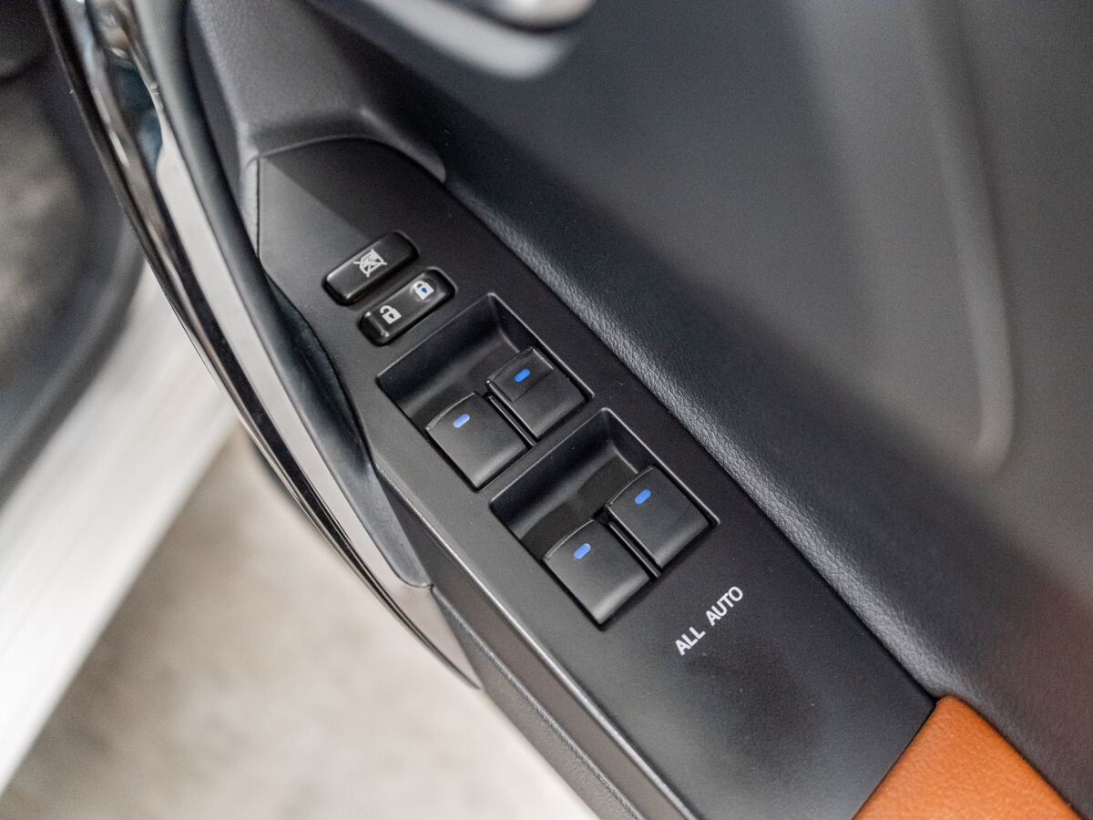 Toyota Auris 2015 - фото автомобиля