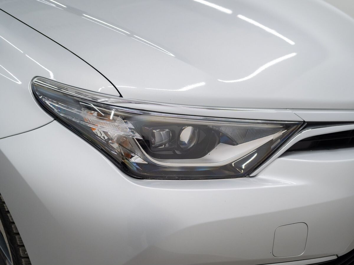 Toyota Auris 2015 - фото автомобиля