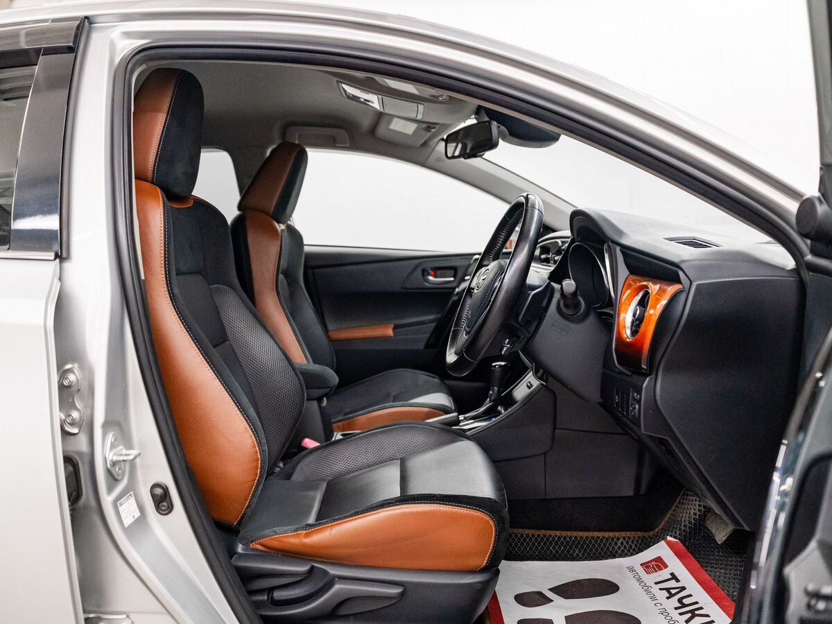 Toyota Auris 2015 - фото автомобиля