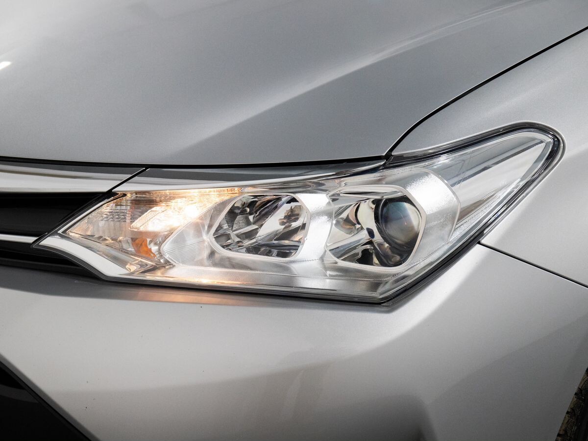 Toyota Corolla 2018 - фото автомобиля