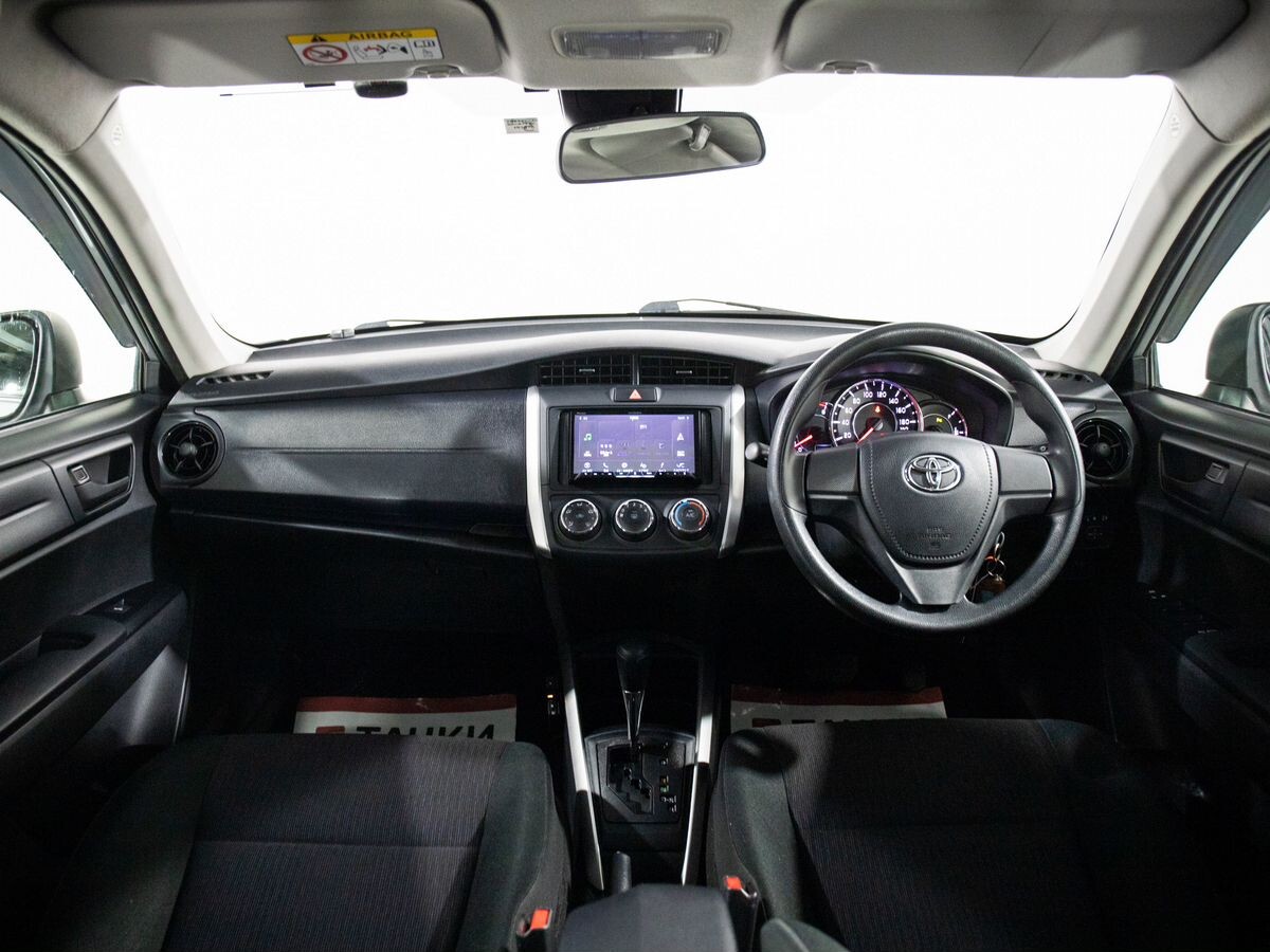 Toyota Corolla 2018 - фото автомобиля