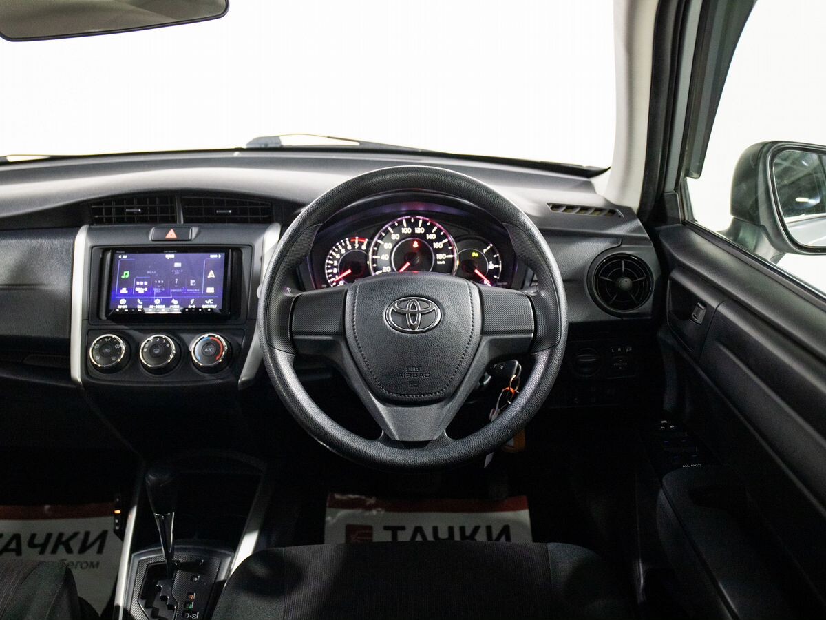 Toyota Corolla 2018 - фото автомобиля