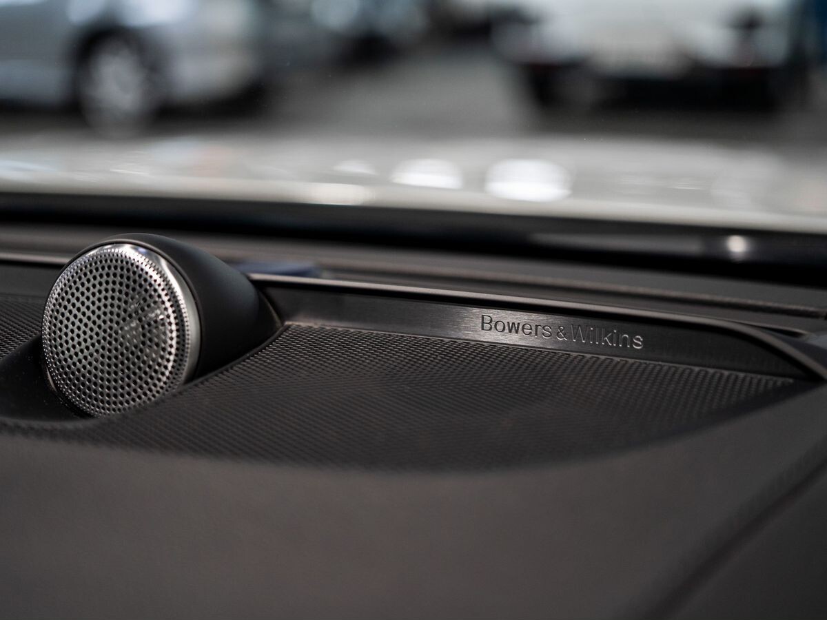 Volvo V90 2021 - фото автомобиля