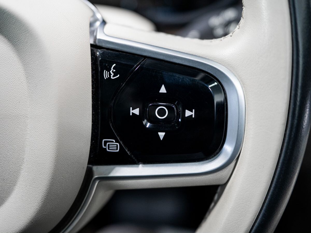 Volvo V90 2021 - фото автомобиля