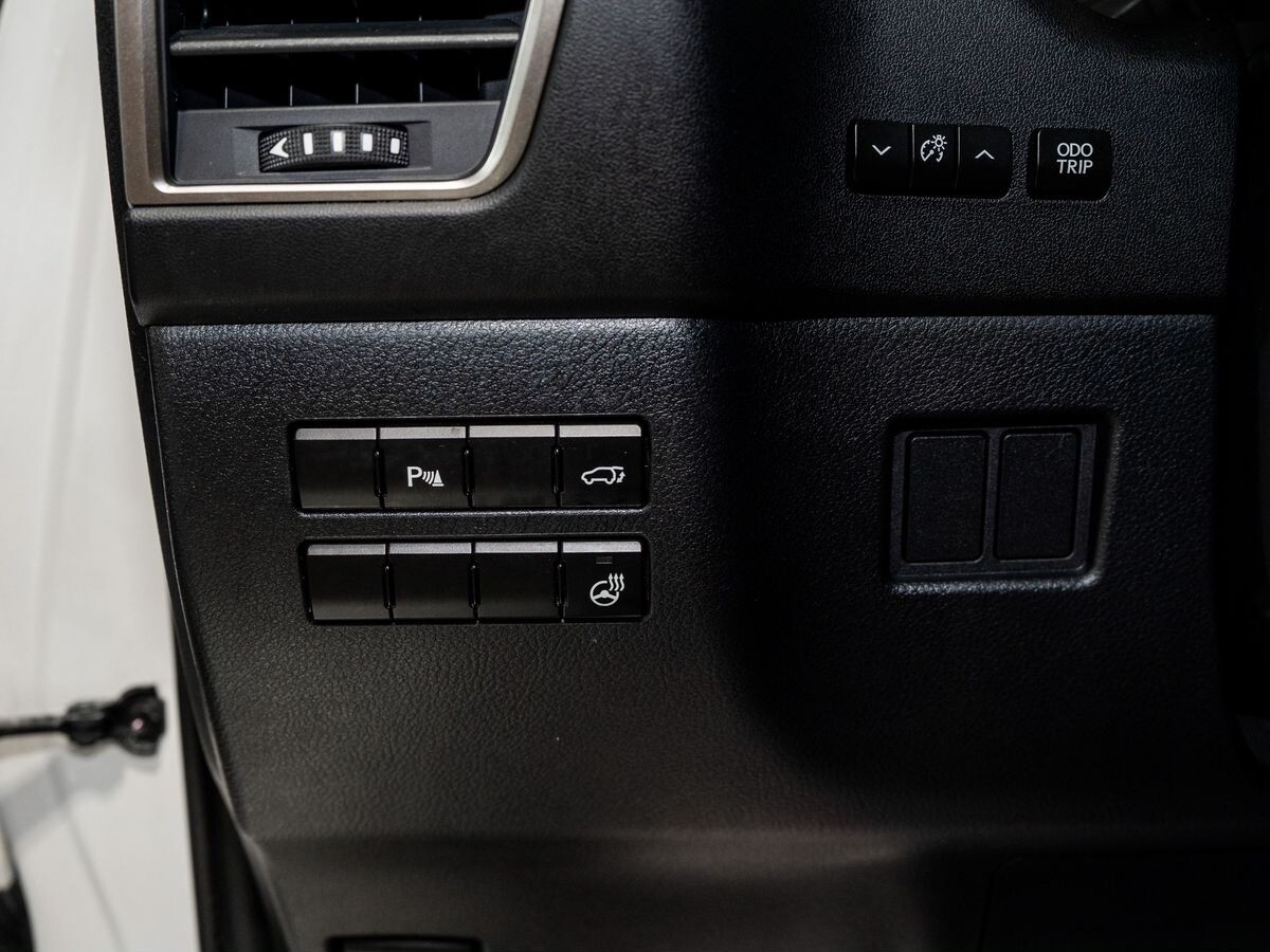 Lexus NX300h 2015 - фото автомобиля