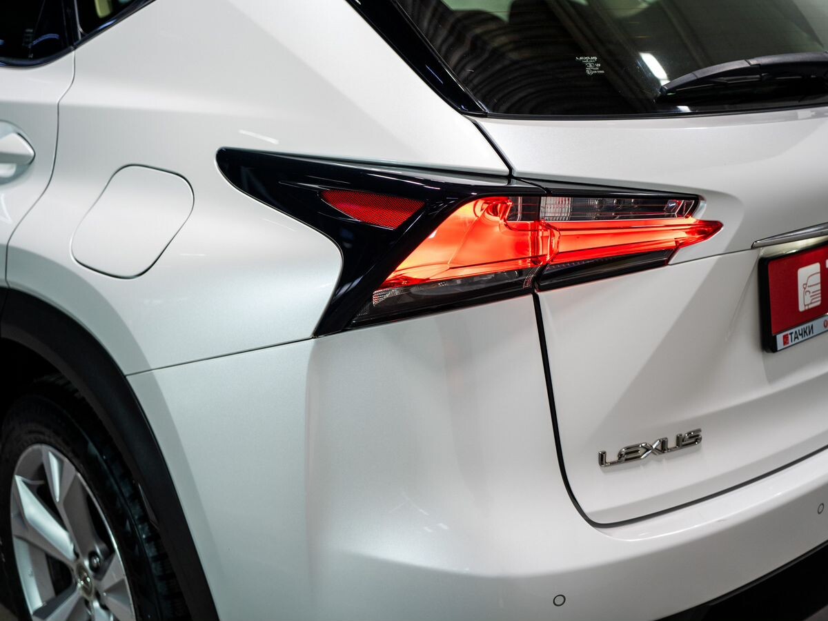 Lexus NX300h 2015 - фото автомобиля
