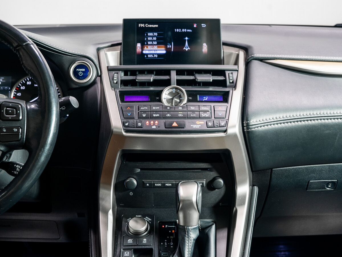 Lexus NX300h 2015 - фото автомобиля