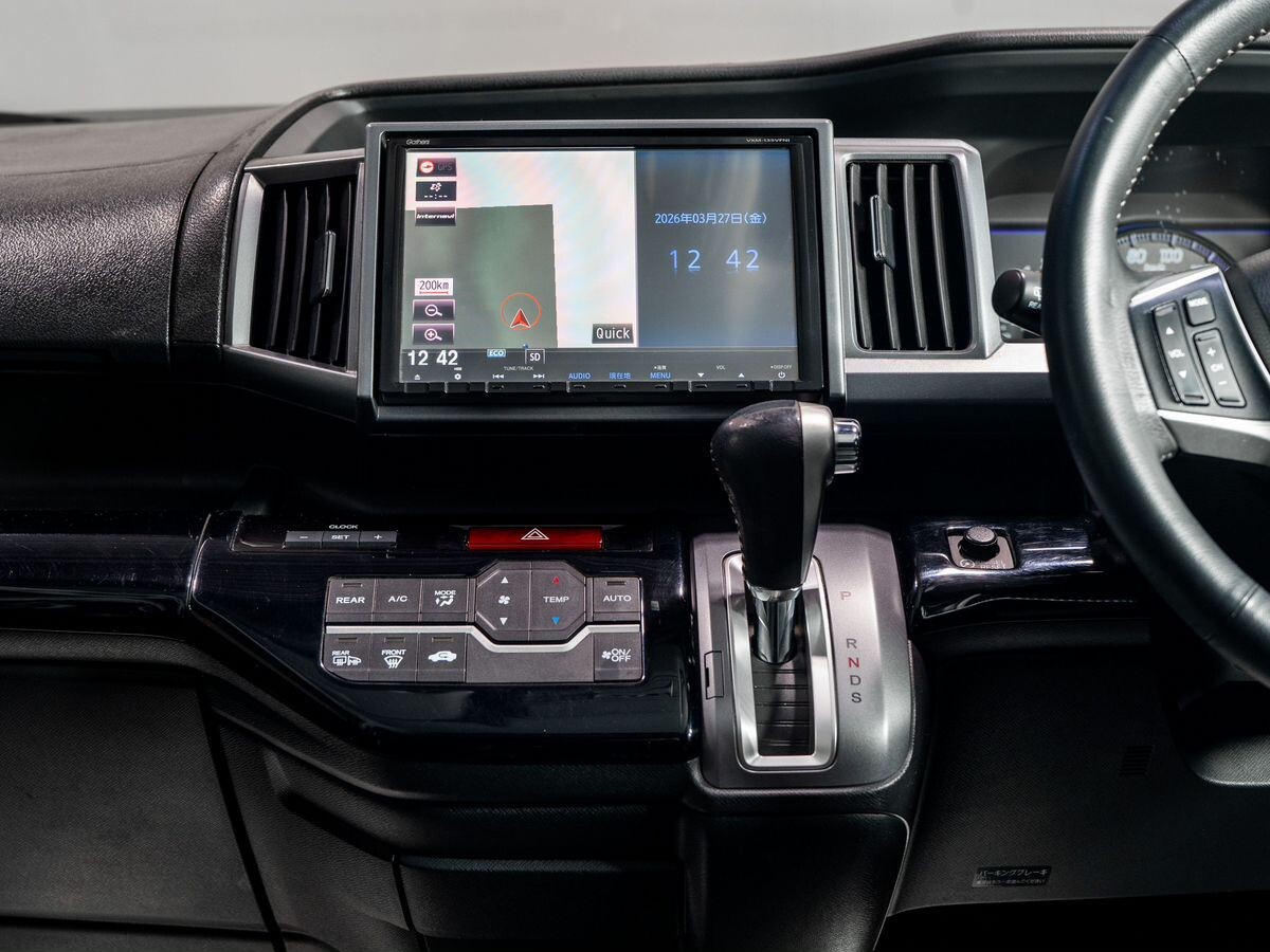 Honda Stepwgn 2013 - фото автомобиля