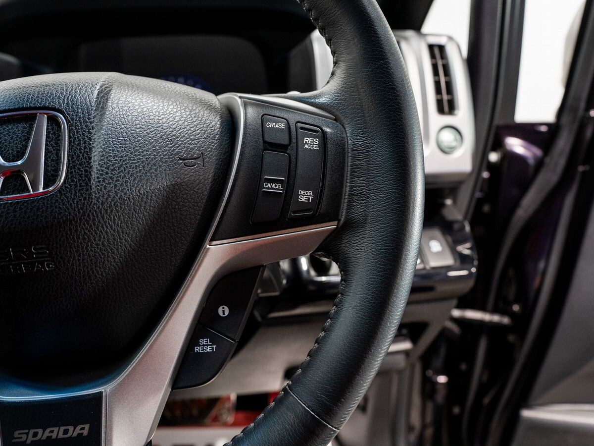 Honda Stepwgn 2013 - фото автомобиля