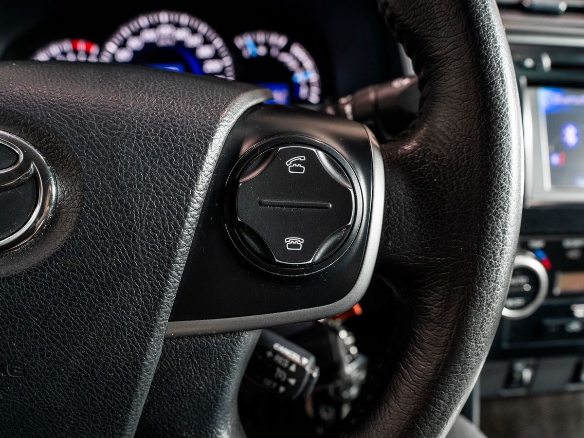 Toyota Camry 2014 - фото автомобиля