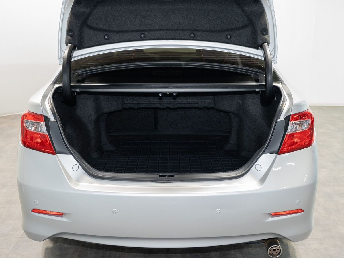 Toyota Camry 2014 - фото автомобиля