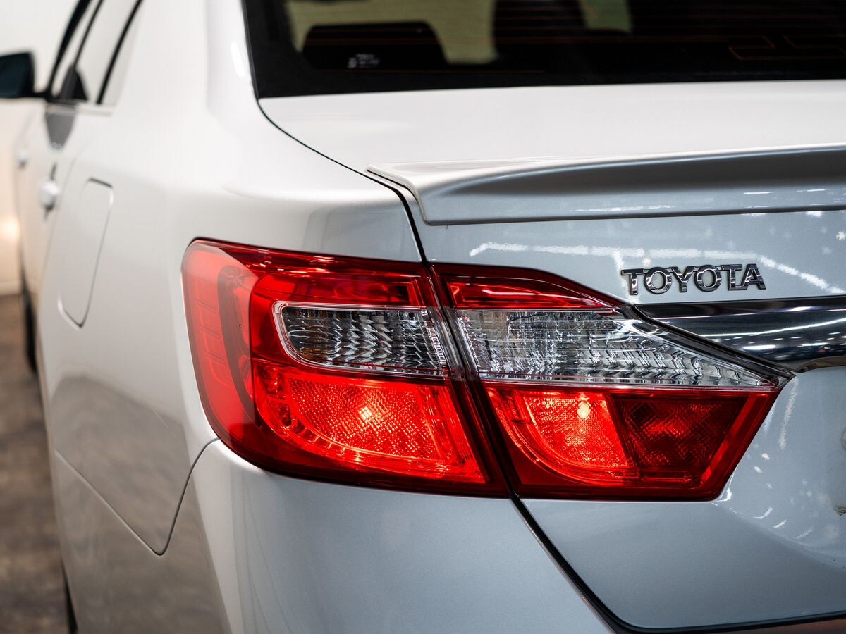 Toyota Camry 2014 - фото автомобиля