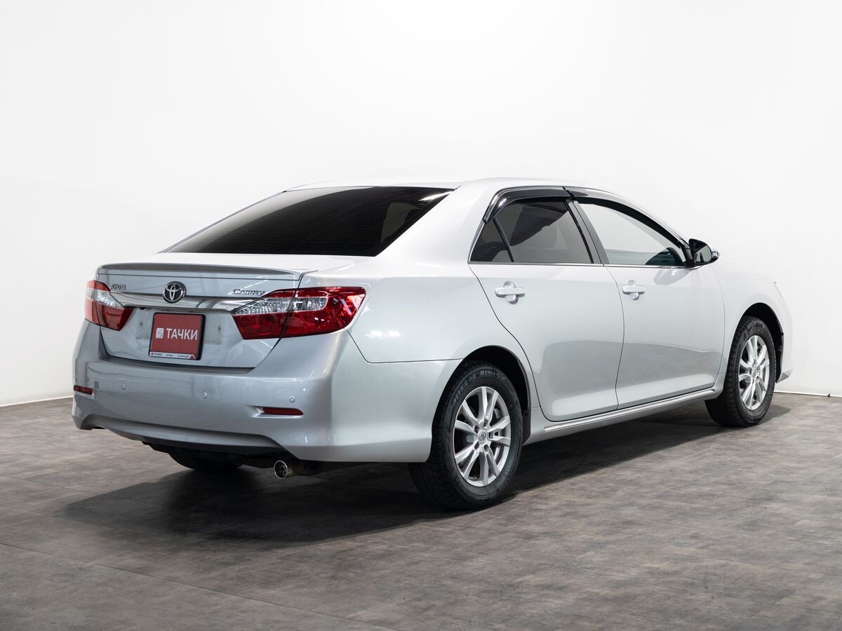 Toyota Camry 2014 - фото автомобиля