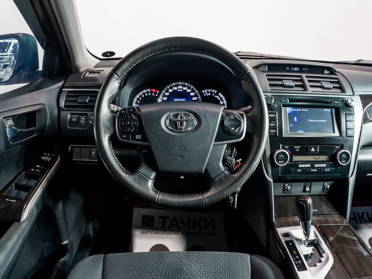 Toyota Camry 2014 - фото автомобиля