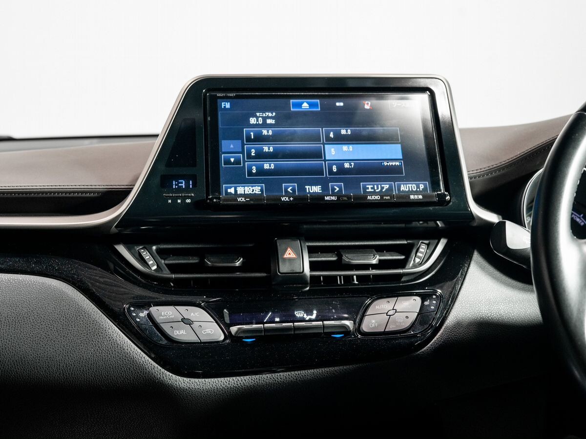 Toyota C-HR 2018 - фото автомобиля