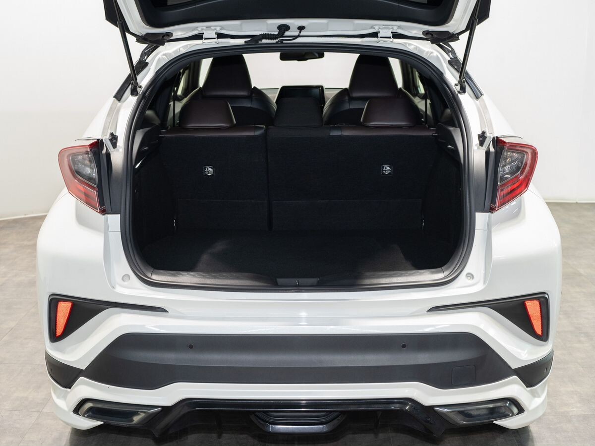 Toyota C-HR 2018 - фото автомобиля