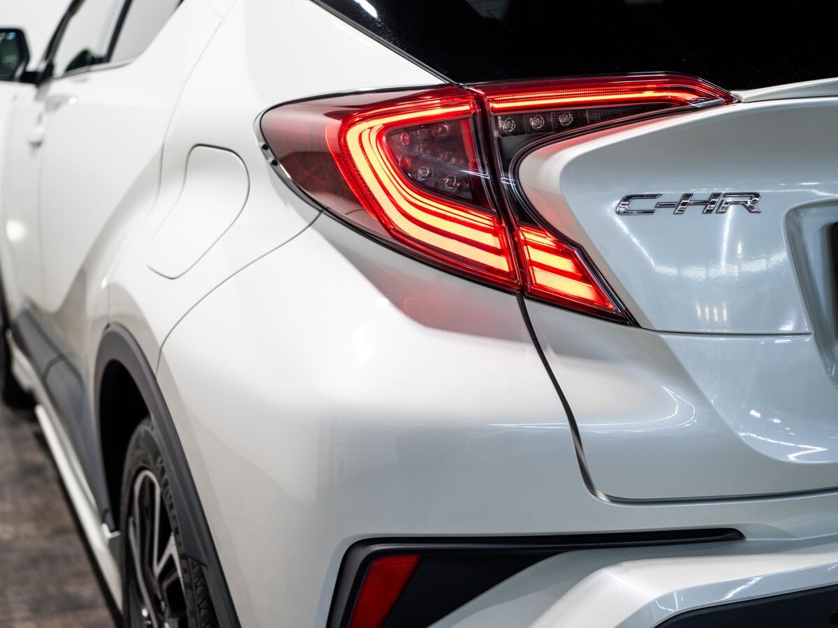 Toyota C-HR 2018 - фото автомобиля