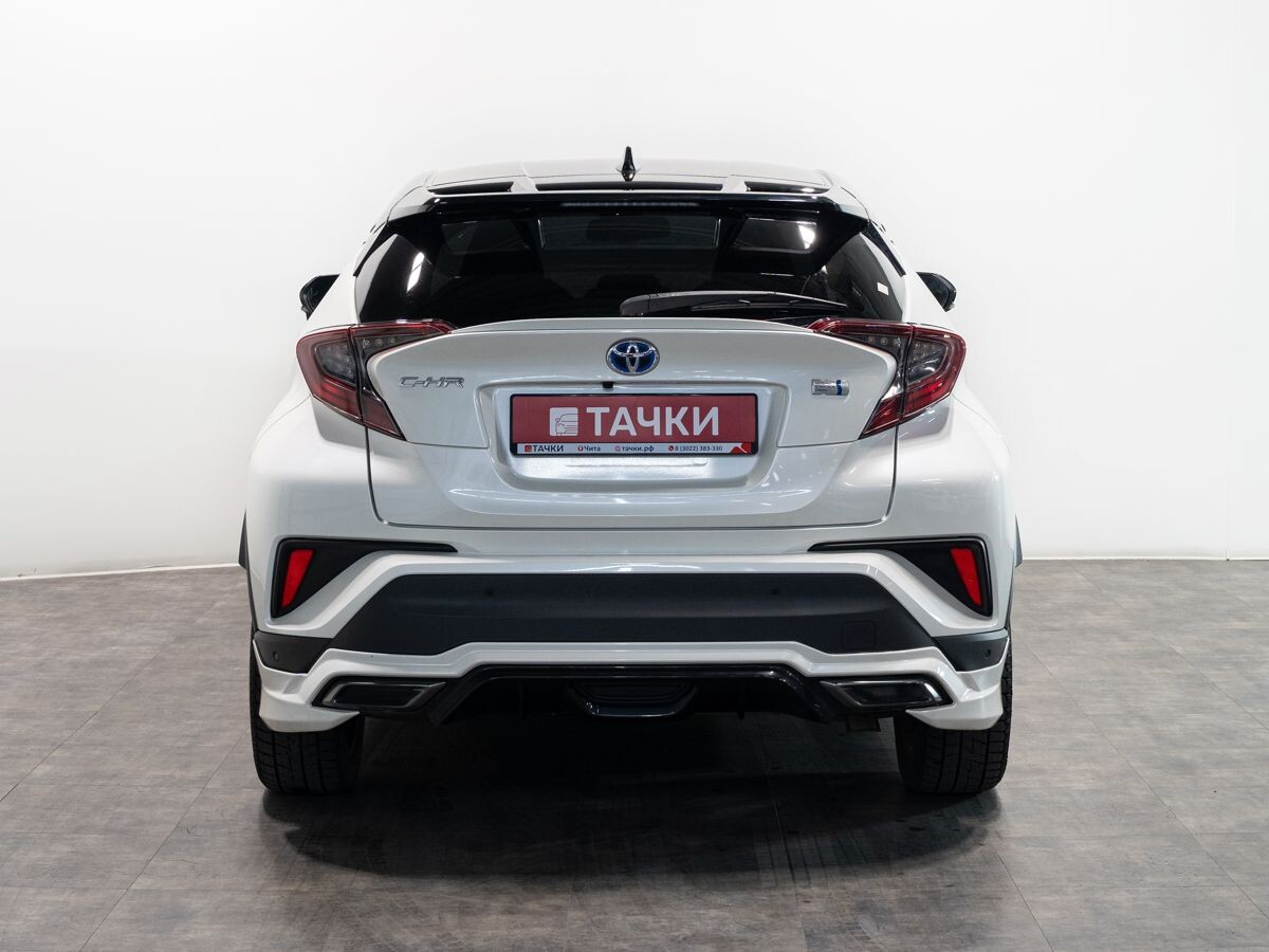 Toyota C-HR 2018 - фото автомобиля