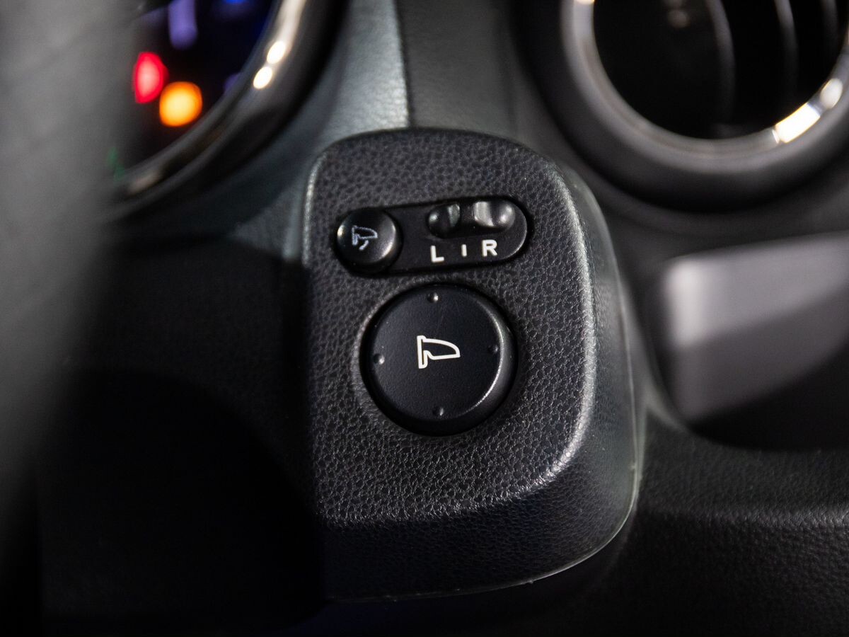 Honda Fit Shuttle 2012 - фото автомобиля