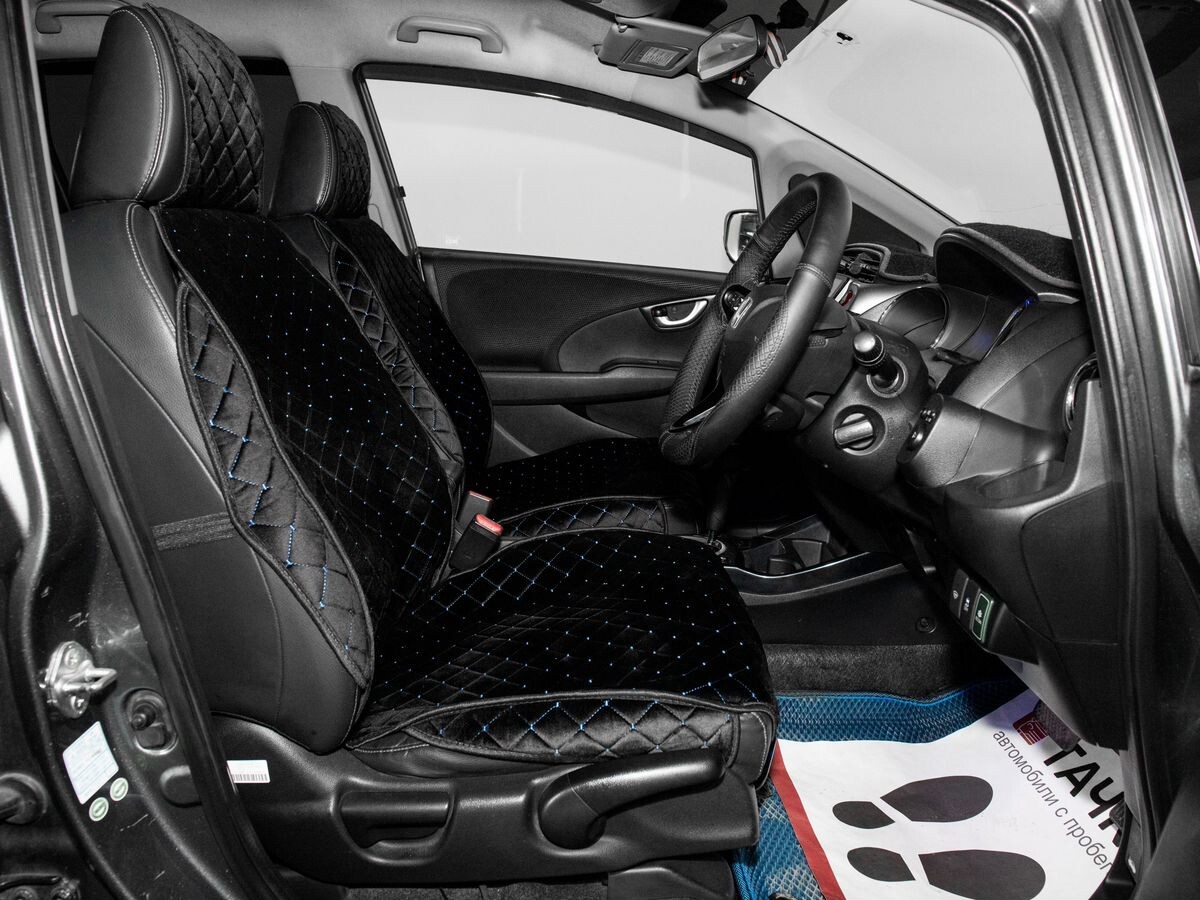 Honda Fit Shuttle 2012 - фото автомобиля