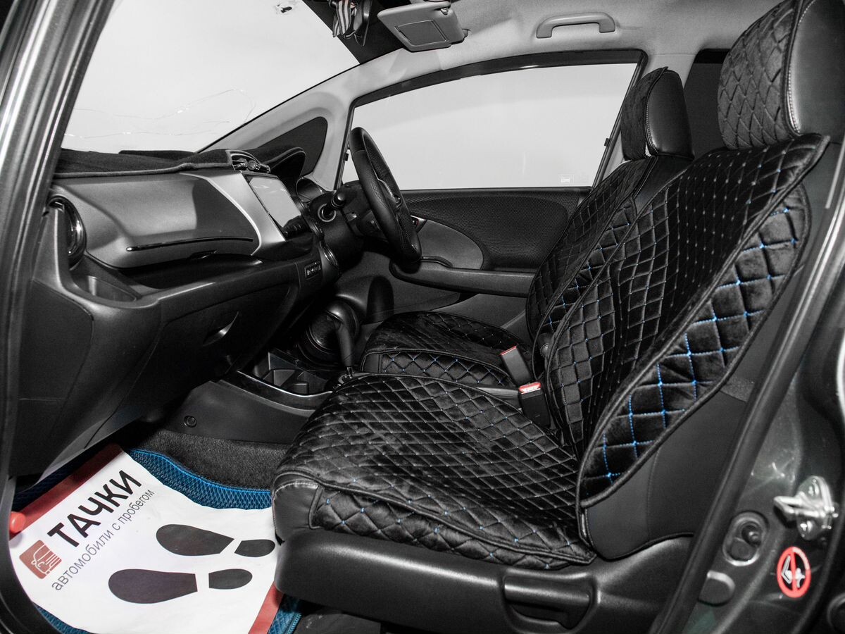 Honda Fit Shuttle 2012 - фото автомобиля