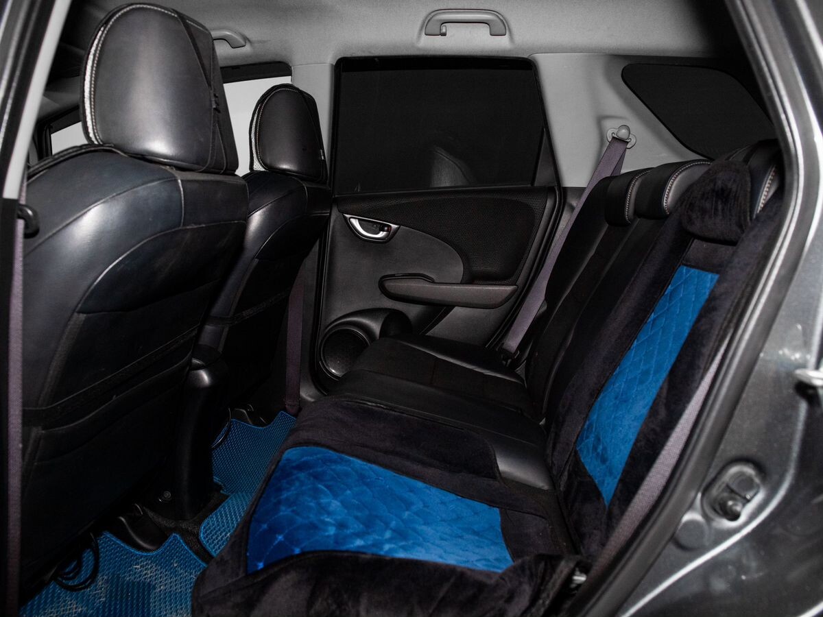 Honda Fit Shuttle 2012 - фото автомобиля