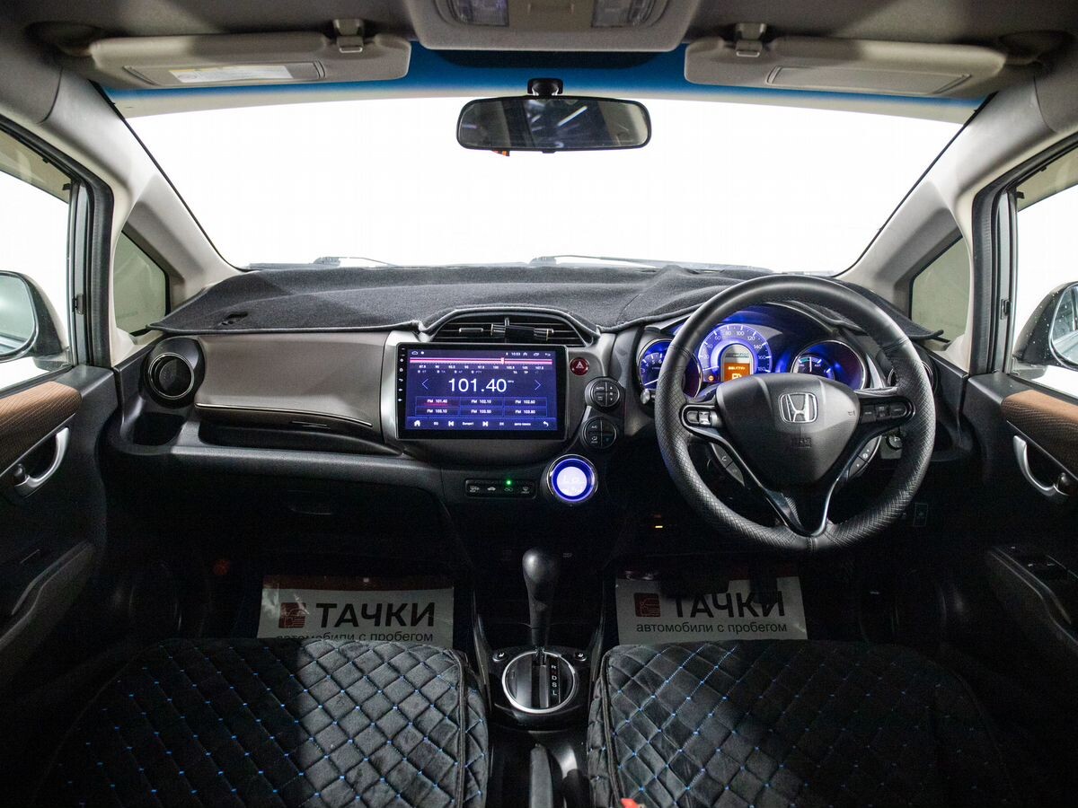 Honda Fit Shuttle 2012 - фото автомобиля