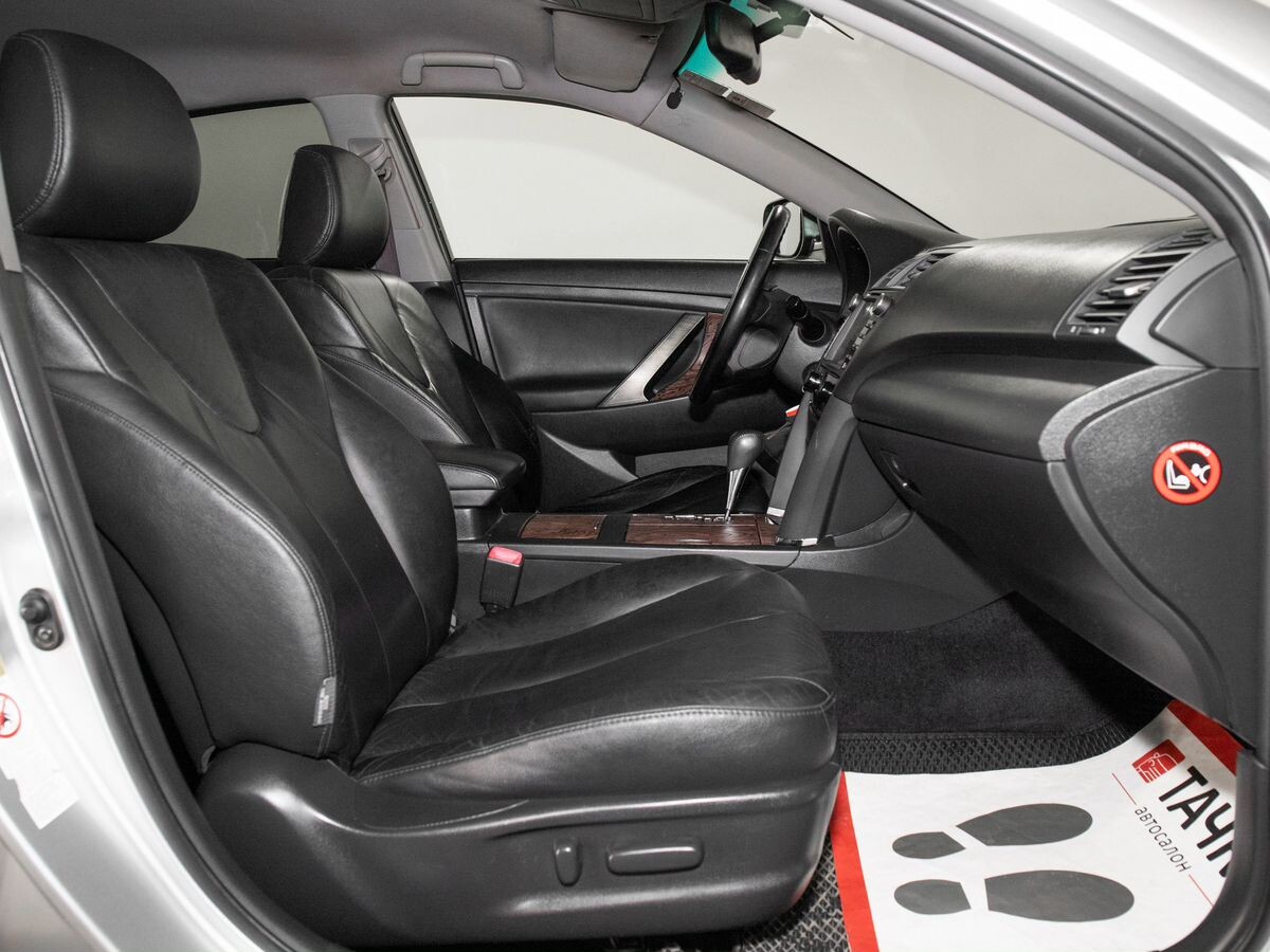 Toyota Camry 2008 - фото автомобиля