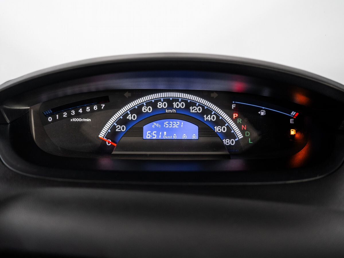 Honda Freed 2011 - фото автомобиля