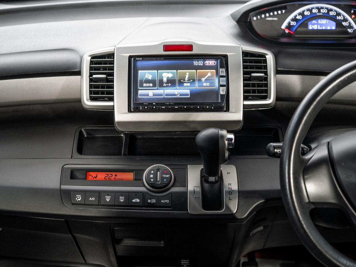 Honda Freed 2011 - фото автомобиля