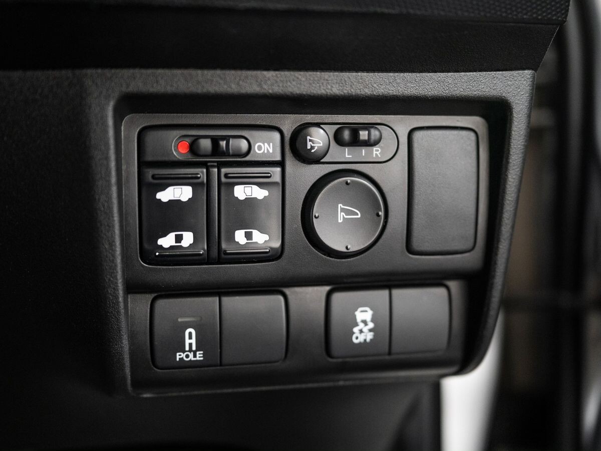 Honda Freed 2011 - фото автомобиля