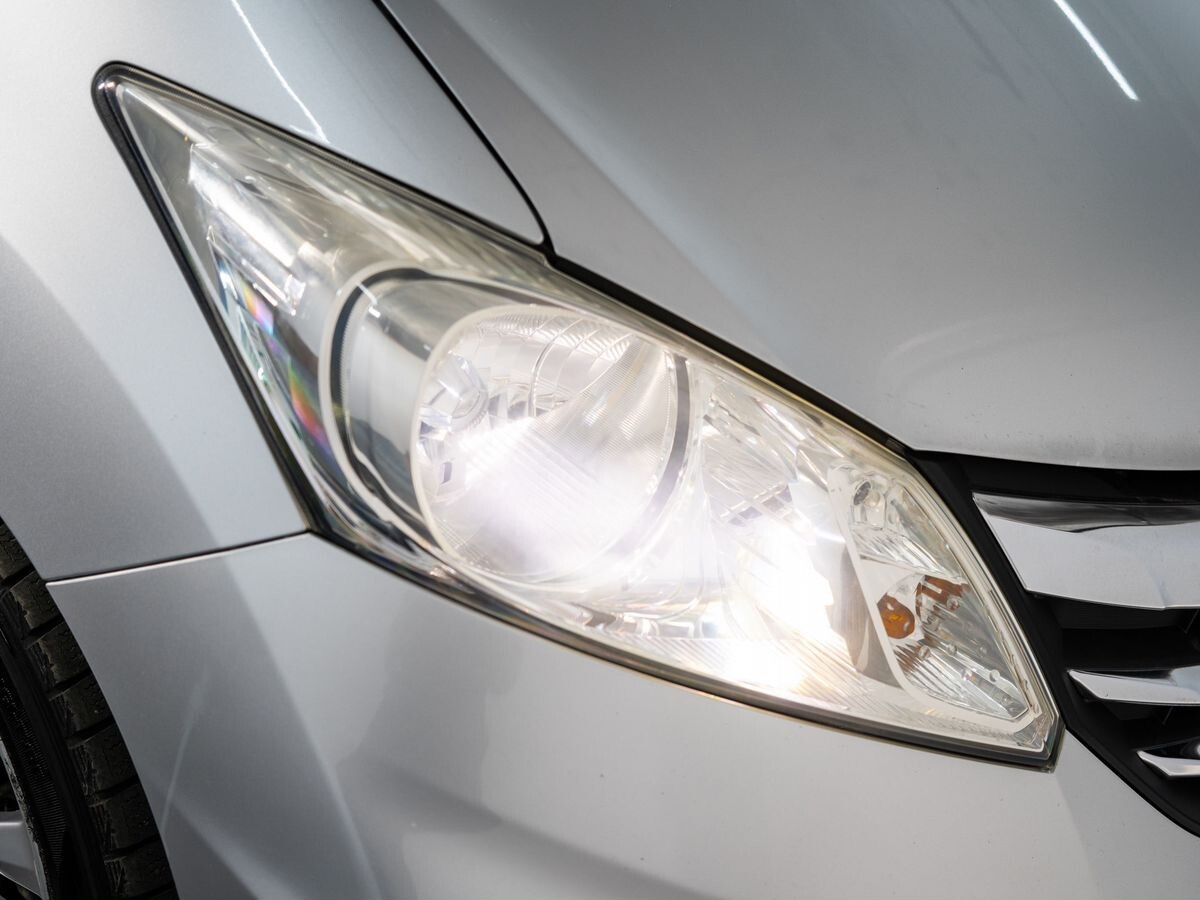 Honda Freed 2011 - фото автомобиля