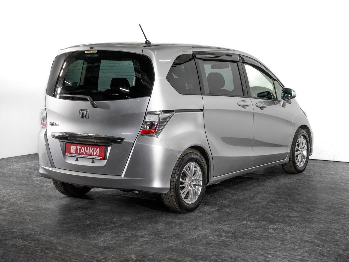 Honda Freed 2011 - фото автомобиля