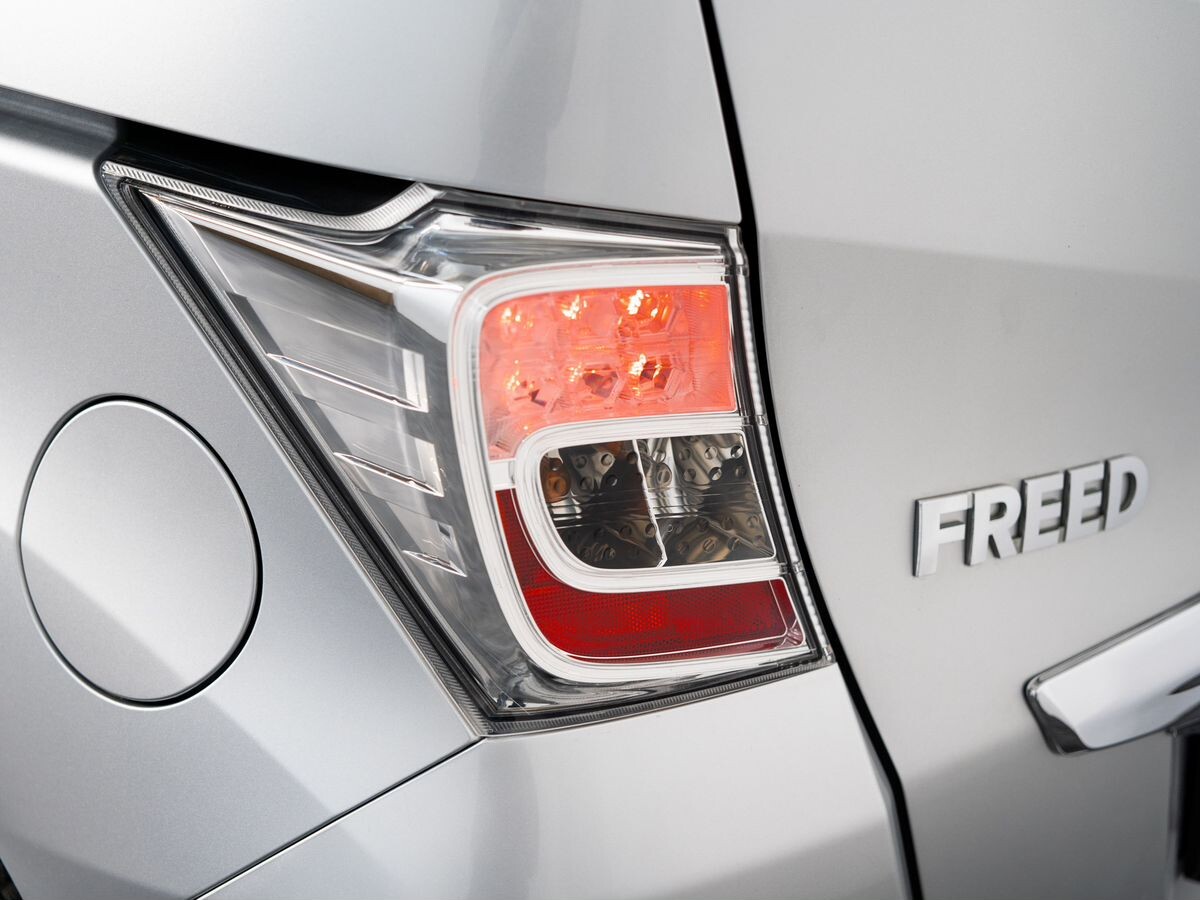 Honda Freed 2011 - фото автомобиля