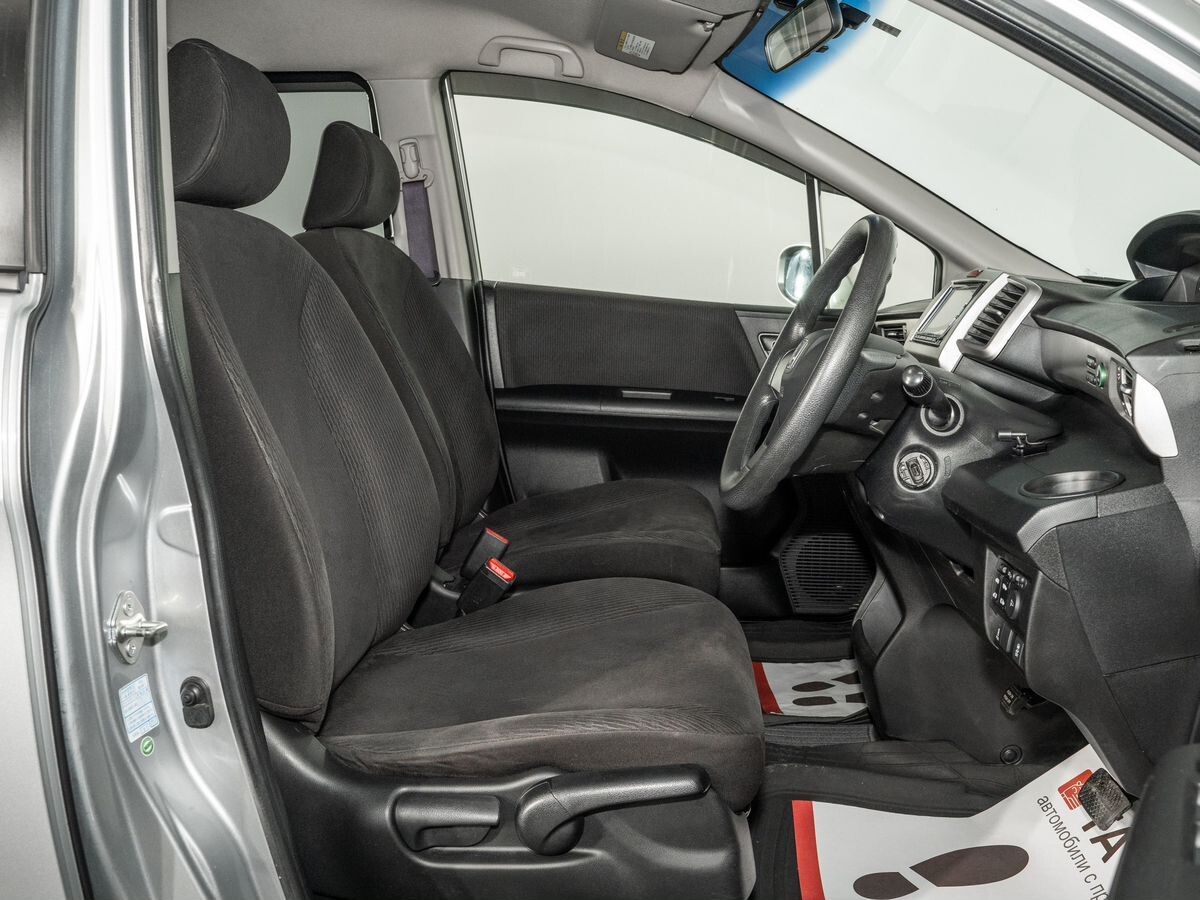Honda Freed 2011 - фото автомобиля