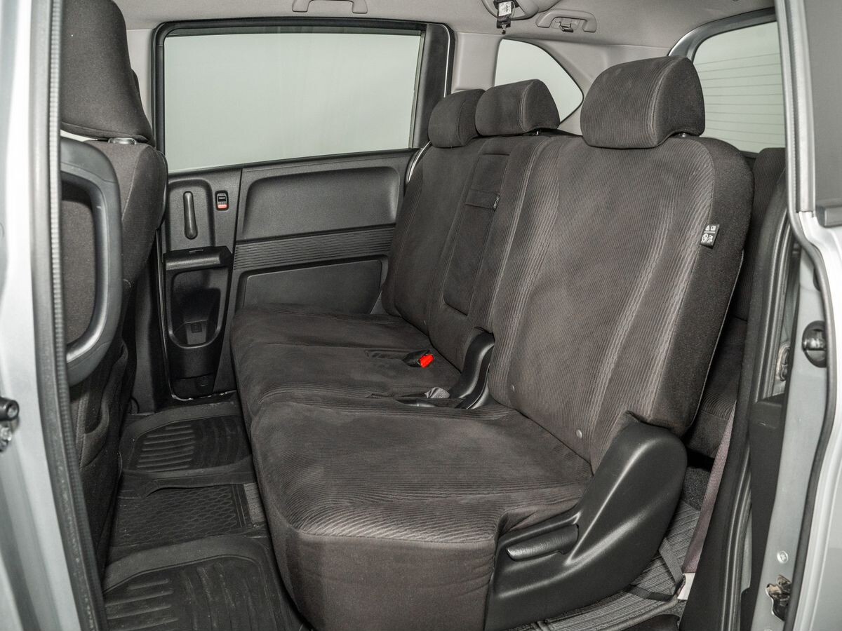 Honda Freed 2011 - фото автомобиля