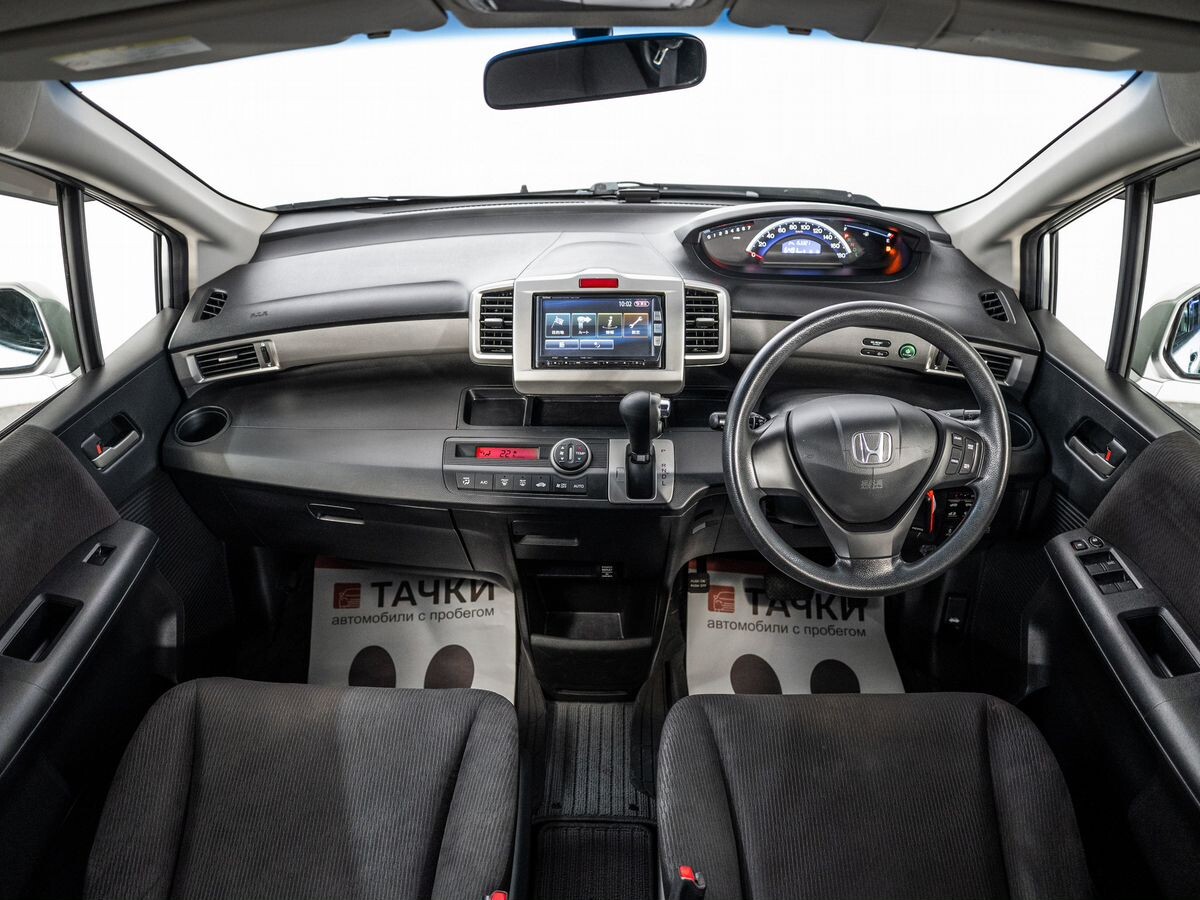 Honda Freed 2011 - фото автомобиля